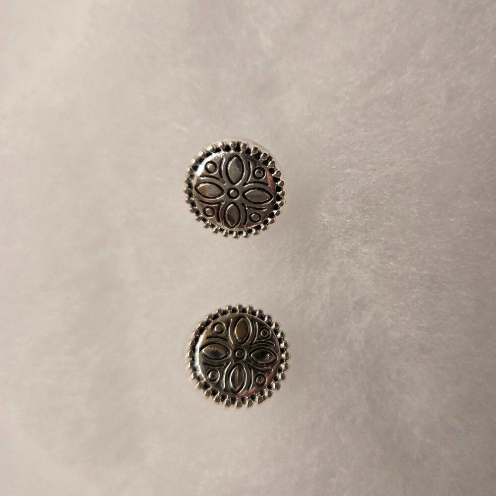 Napier pierced earrings. NWT - Picture 3 of 5